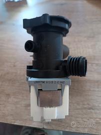 pompa scarico lavatrice Whirlpool FFB 9248 CV IT