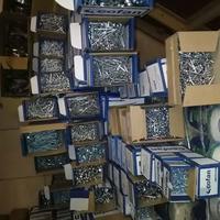 vari articoli di bulloneria al 50%