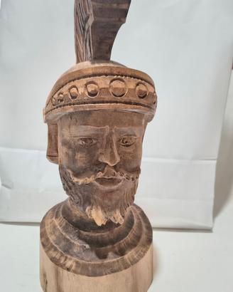 Testa di Paladino, scultura tridimensionale realiz