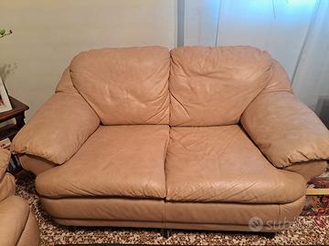 Coppia di divani in pelle – 3 posti + 2 posti