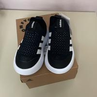 Scarpe Adidas Bubble Comfy nere. Numero 26
