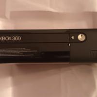 Xbox 360 con diversi giochi