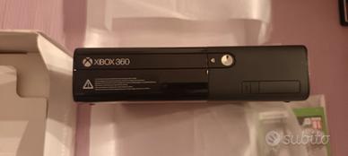 Xbox 360 con diversi giochi