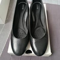 Scarpe donna décolleté nere Geox