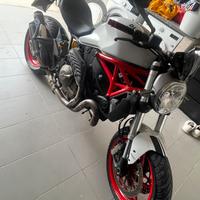 Ducati Monster 821 Testastretta Bella