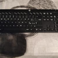 tastiera hp senza fili compreso mouse.