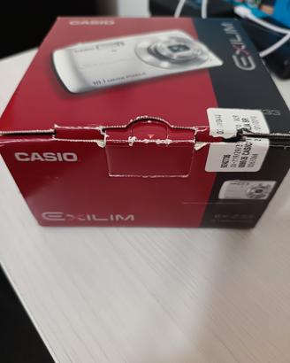 macchina fotografica Casio Exilim 