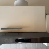 Pensili Ikea Faktum con cappa e luci sottopensile