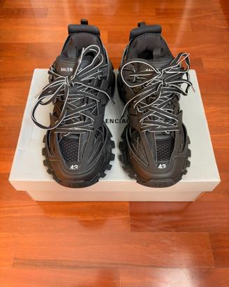 Balenciaga track