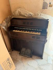 organo armonium a pedali 