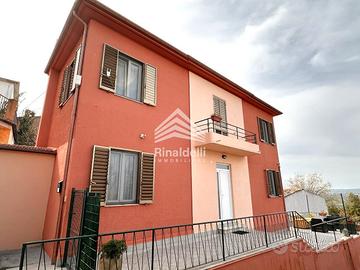 Casa singola con corte privata in zona panoramica