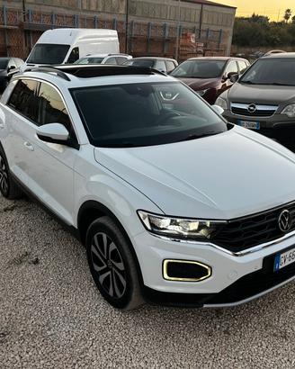 Volkswagen T-Roc 2.0 TDI full tetto panoramico tel