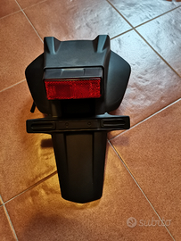 Porta targa originale per Suzuki GSX 600/750 R K6/