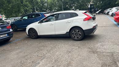 Volvo v40 d2 cross country businnes plus