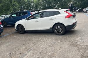 Volvo v40 d2 cross country businnes plus