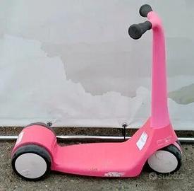 Monopattino rosa per bambini piccoli