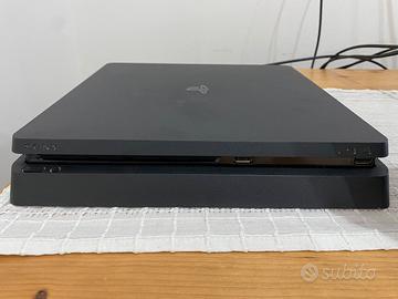 PS4 Slim 1TB + 2 joystick