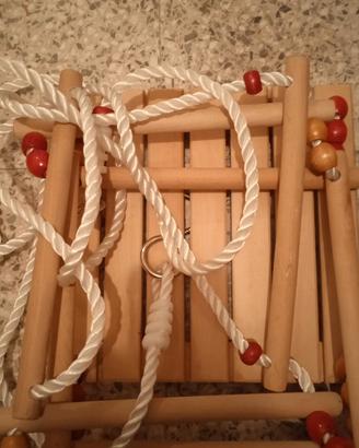 scaletta in legno con seggiolino per bambini