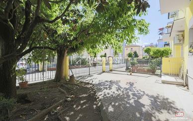 PORZIONE DI BIFAMILIARE CON INGRESSO INDIPENDENTE,