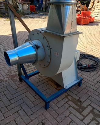 Raffinatore/aspiratore con motore nuovo