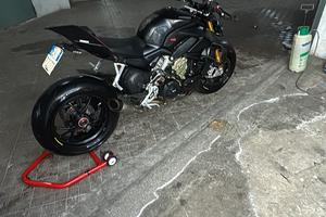 Ducati Streetfighter v4S