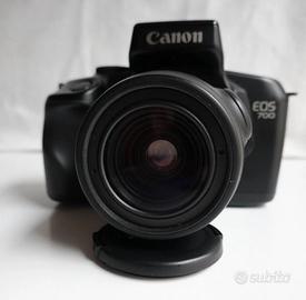 CANON EOS 700 con Power zoom EF 35-80mm 1:4-5.6