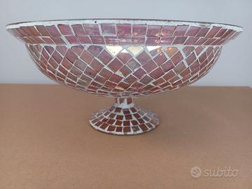 Coppa centrotavola in vetro mosaico rosa su piede