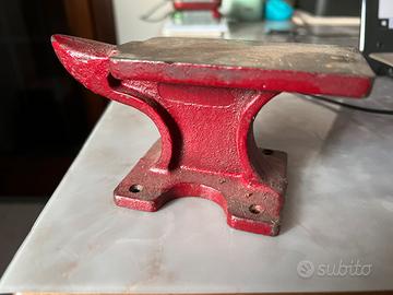 Incudine in acciaio 750 gr