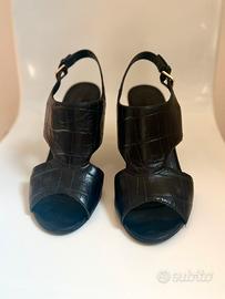 Sandali neri in pelle