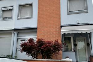 Camera e/o porzione casa a schiera a Udine