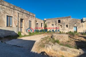 Soluz. indipendente a semi baglio + terreno