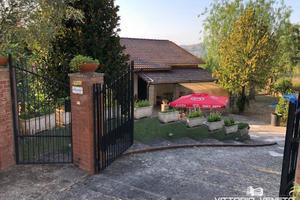 Appartamento di 110 m² con 3 locali e box auto a L