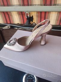 Scarpe eleganti con tacco