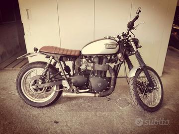 MOTO TRIUMPH