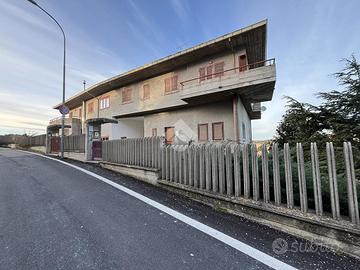 4 LOCALI A NOTARESCO