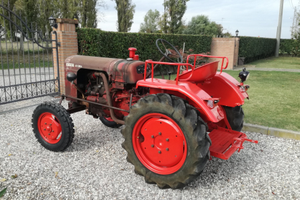 Trattore d'epoca Fahr D130A