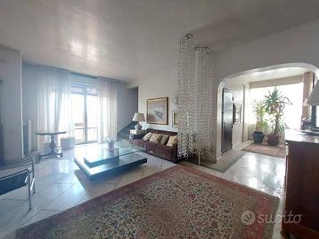 Attico / Mansarda di 318 m² con 5 locali e box aut