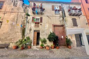 Intero Stabile B&B nel cuore di BOSA CITTA'