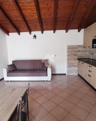 2 LOCALI A LONATE POZZOLO