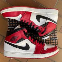 Nike Jordan 1 mid chicago