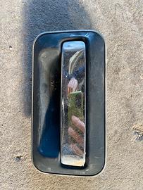 MANIGLIA PORTELLONE POSTERIORE MITSUBISHI L200