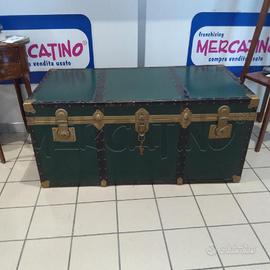 BAULE VERDE PROFILI METALLO OTTONATO CHIAVE