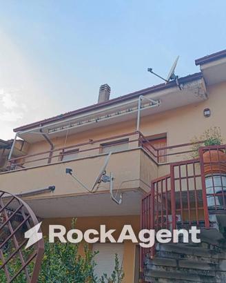 Appartamento di 75 m² con 3 locali e box auto a Ma