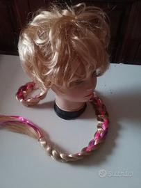 parrucca teatro con lunga treccia