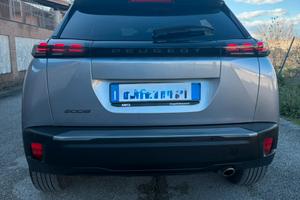 Peugeot 2008 allure 1.5D 131cv &at8 10/2023