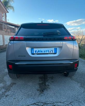 Peugeot 2008 allure 1.5D 131cv &at8 10/2023