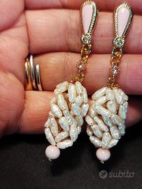 orecchini perle di fiume e corallo 