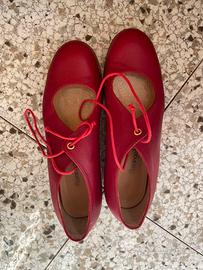 mocassino rosso da flamenco