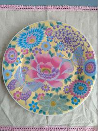 Piatto giapponese da collezione fori e farfalle