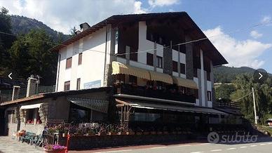 Palazzo / Stabile di 900 m² a Aosta